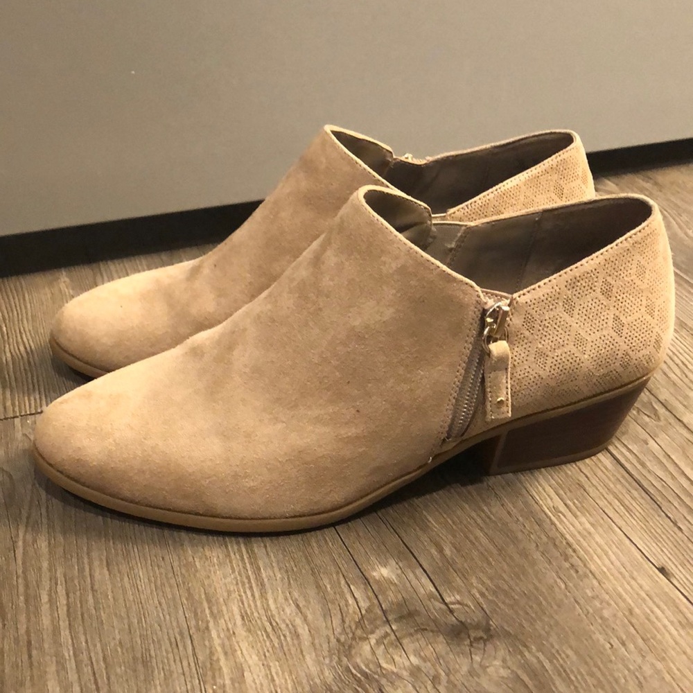 Tan Dr. Scholl’s Booties